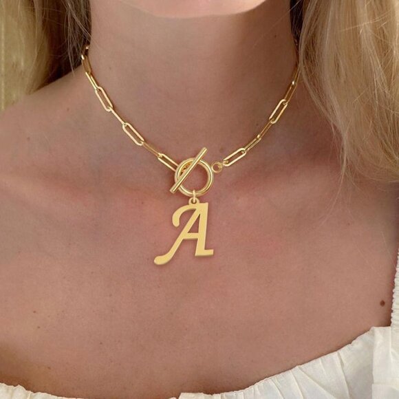 Personalized Vintage Gold Initial Necklace - Stylish Paperclip Chain Design - Picture 5 of 6
